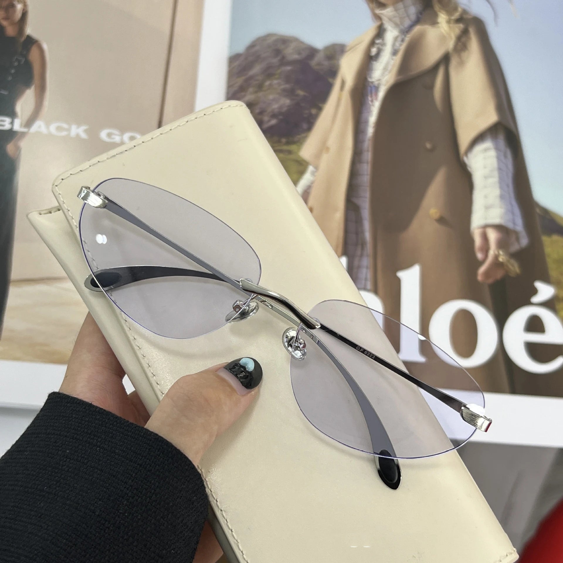 Korean Personalized Luxury frameless sunglasses Women Men High quality trending product Y2K futuristic hip-hop